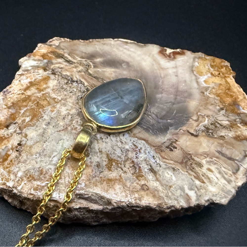 Handmade gold plated moonstone necklace - Picture 3 of 6